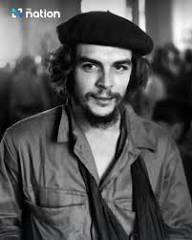 Black-and-white portrait of Che Guevara in a beret